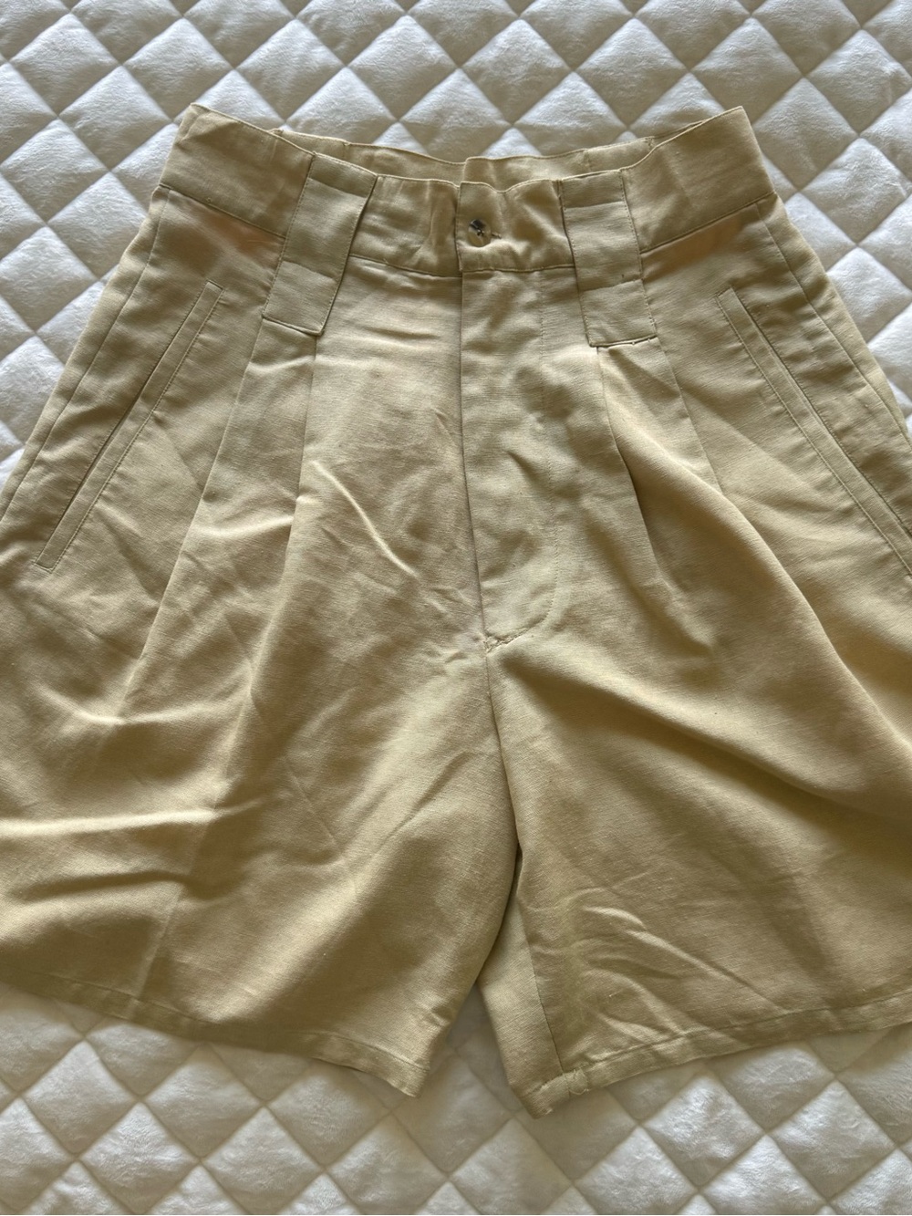 Vintage Robert Comstock Deste Cream Tailored Women’s Dress Shorts  - Size 12